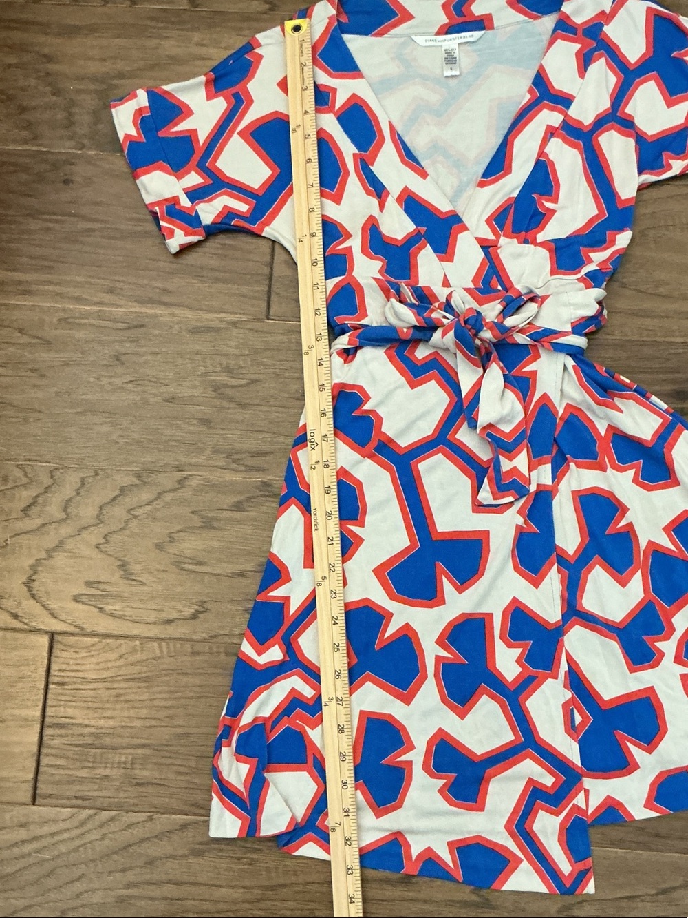 Diane Von Furstenberg Women’s 6 Toby Blue, White & Red Geometric Wrap Dress - Picture 8 of 9